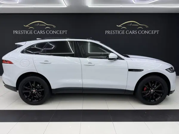 Jaguar F-Pace 2.0 i4D Portfolio AWD Aut. 2017 Diesel — 141 687 km Jaguar F-Pace 2.0 i4D Portfolio AWD Aut. 2017 Diesel