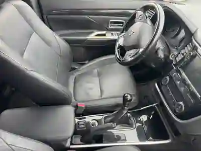 Mitsubishi Outlander 2017 - 15750 EUR, 185000 km - AUTO.MOTO.pt - 185000km - foto 7 de 15