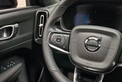Volvo XC 40 2022 - 27950 EUR, 53768 km - AUTO.MOTO.pt - 53768km - foto 47 de 52