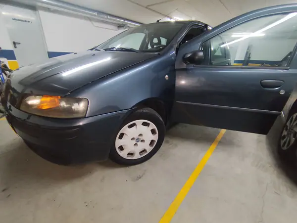 Fiat Punto 2001 — foto 3 de 9