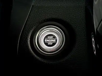 Mercedes-Benz C 300 2019 - 25900 EUR, 228972 km - AUTO.MOTO.pt - 228972km - foto 27 de 35