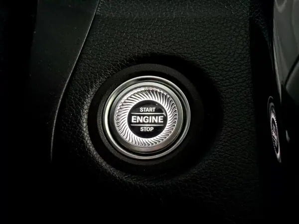 Mercedes-Benz C 300 2019 - 25900 EUR, 228972 km - AUTO.MOTO.pt - 228972km - foto 27 de 35