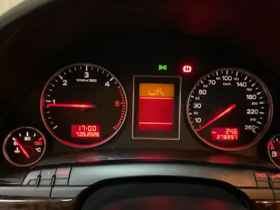 Audi A4 Avant 2004 - 6450 EUR, 278800 km - AUTO.MOTO.pt - 278800km - foto 11 de 20