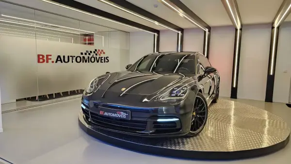 Porsche Panamera Sport Turismo 2018 - 71900 EUR, 135500 km - AUTO.MOTO.pt - 135500km - foto 9 de 49
