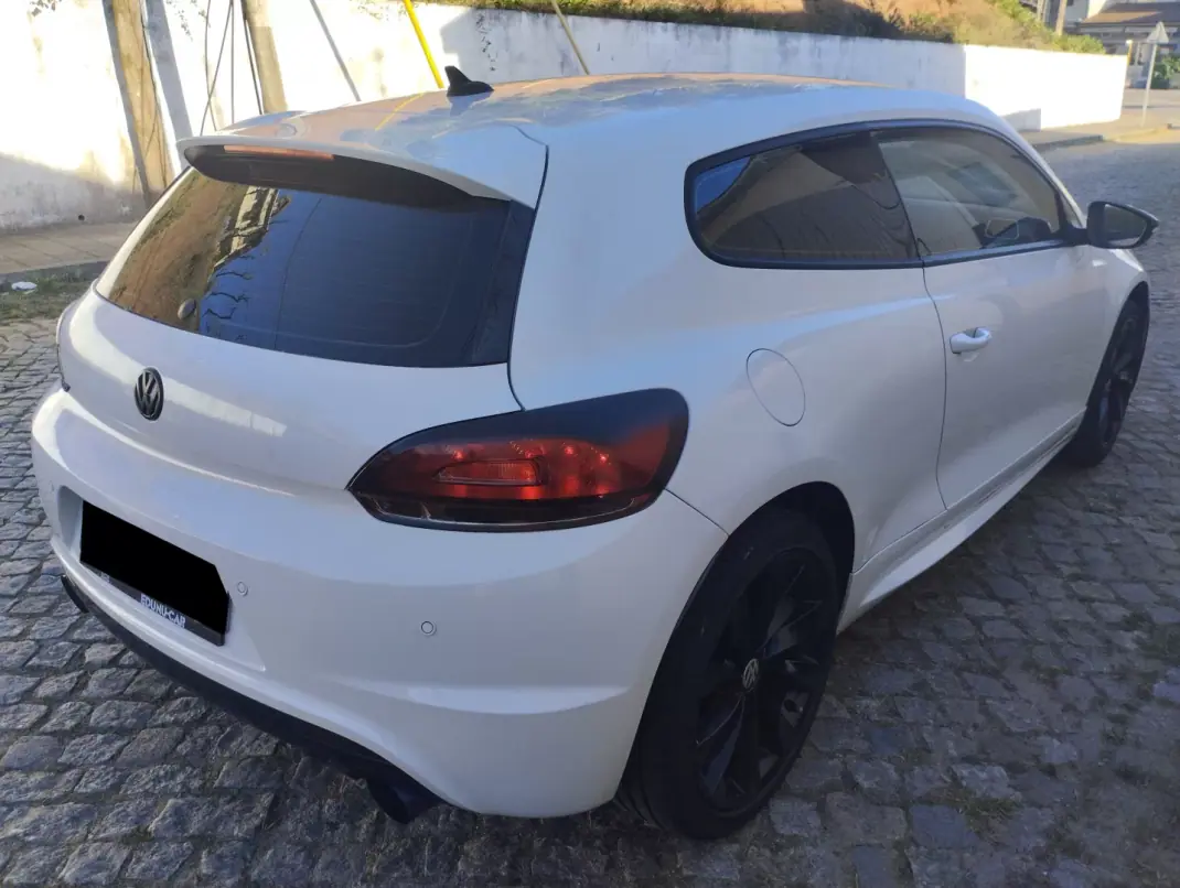 Volkswagen Scirocco 2011 - 10000 EUR, 210000 km - AUTO.MOTO.pt - 210000km - foto 7 de 30