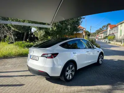 Tesla Model Y 2023 - 34900 EUR, 45800 km - AUTO.MOTO.pt - 45800km - foto 15 de 15