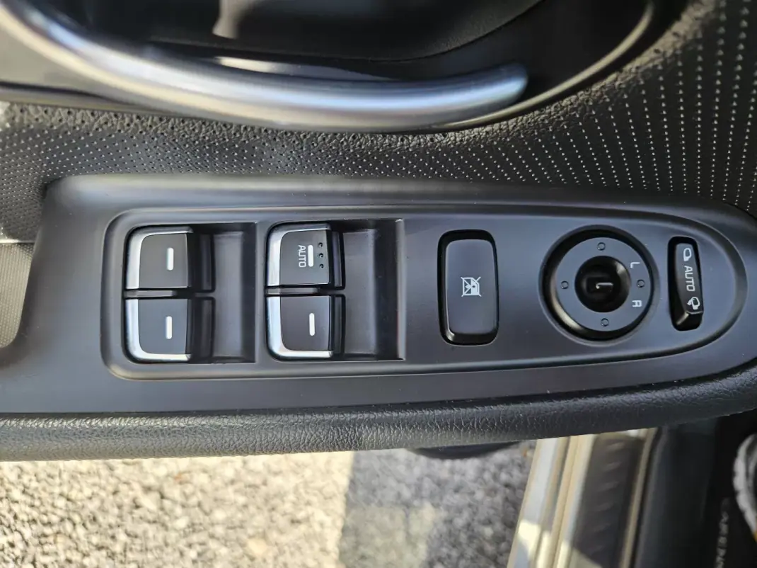 Kia Carens 2018 - 17700 EUR, 104900 km - 104900km - foto 46 de 52