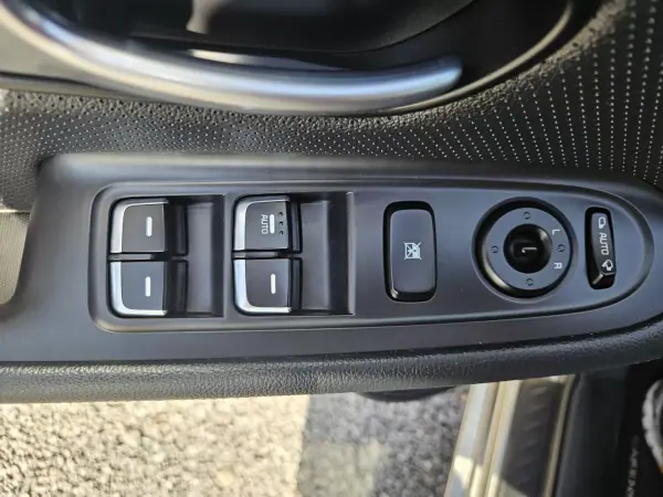 Kia Carens 2018 - 17700 EUR, 104900 km - AUTO.MOTO.pt - 104900km - foto 46 de 52
