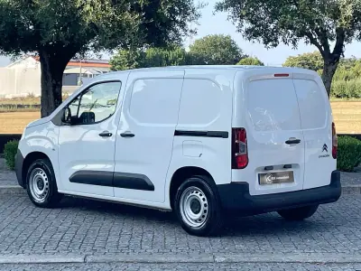 Citroën Berlingo 2021 - 12300 EUR, 118000 km - AUTO.MOTO.pt - 118000km - foto 9 de 38