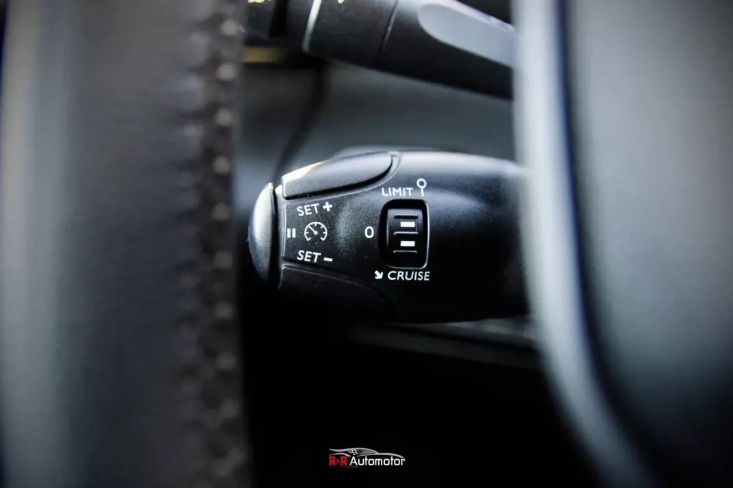 Peugeot Partner 1.5 BlueHDI Pro Longa 3L 2021 - 14750 EUR, 113000 km - AUTO.MOTO.pt - 113000km - foto 14 de 22