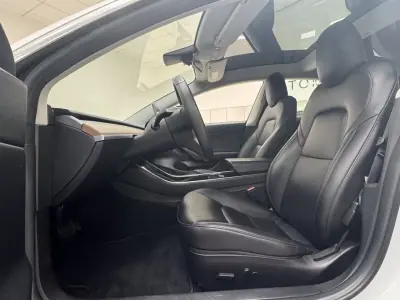 Tesla Model 3 2019 - 24890 EUR, 118800 km - AUTO.MOTO.pt - 118800km - foto 14 de 29