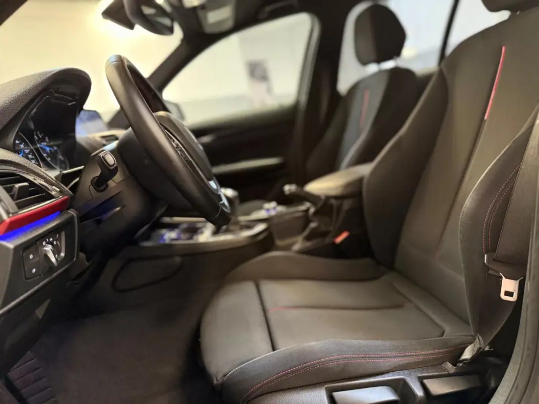 BMW 116 2014 - 10900 EUR, 230000 km - AUTO.MOTO.pt - 230000km - foto 15 de 22