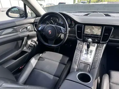 Porsche Panamera 2015 - 35000 EUR, 159000 km - AUTO.MOTO.pt - 159000km - foto 34 de 67