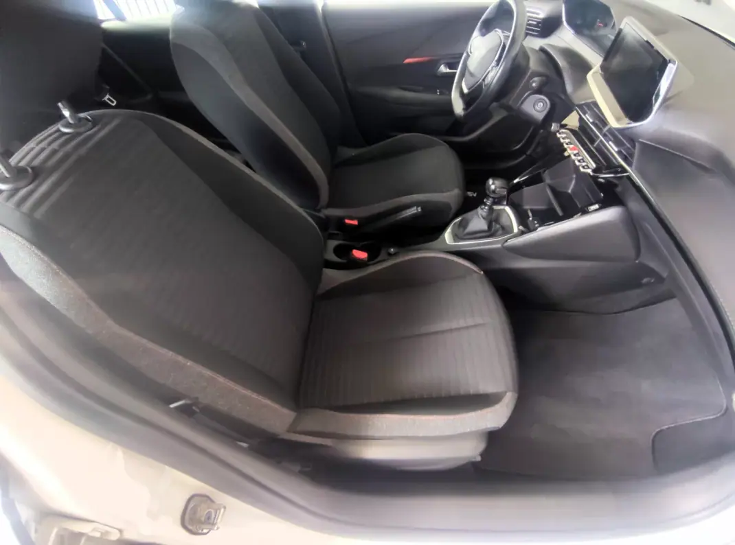 Peugeot 208 2020 - 11900 EUR, 247697 km - AUTO.MOTO.pt - 247697km - foto 14 de 23