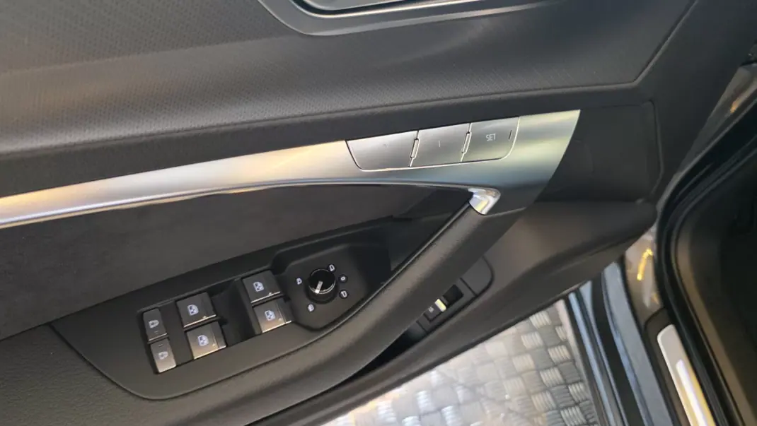 Audi A6 Avant 2019 - 37900 EUR, 139748 km - 139748km - foto 38 de 66