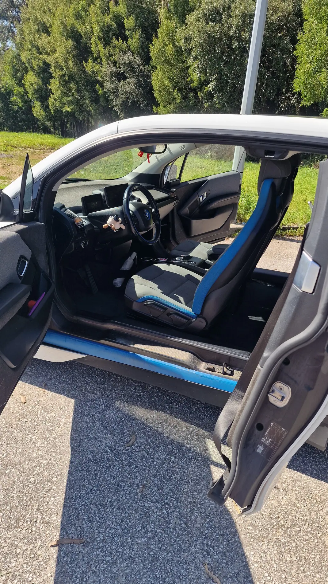 BMW i3 2017 - 19500 EUR, 151000 km - AUTO.MOTO.pt - 151000km - foto 15 de 17