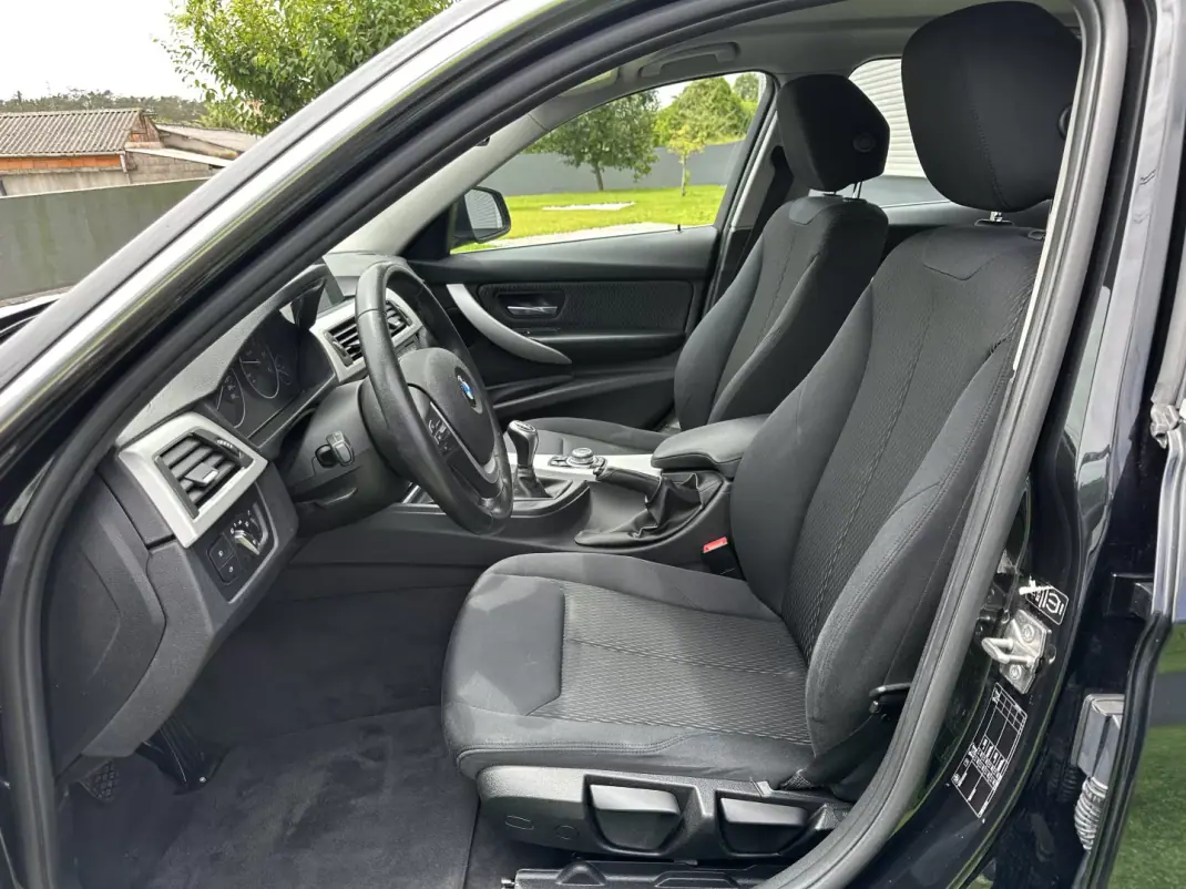 BMW 320 2013 - 13900 EUR, 280000 km - AUTO.MOTO.pt - 280000km - foto 25 de 64