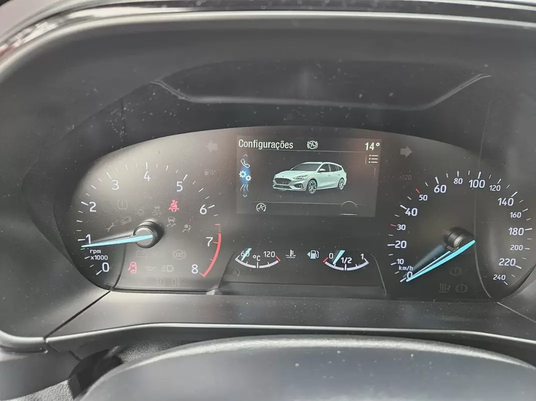Ford Focus SW 2021 - 17800 EUR, 91100 km - AUTO.MOTO.pt - 91100km - foto 35 de 66