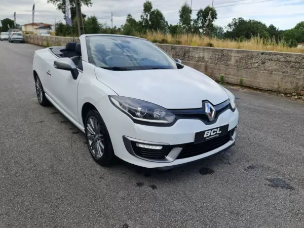 Renault Mégane Cabrio 2015 - 14990 EUR, 195000 km - AUTO.MOTO.pt - 195000km - foto 14 de 43