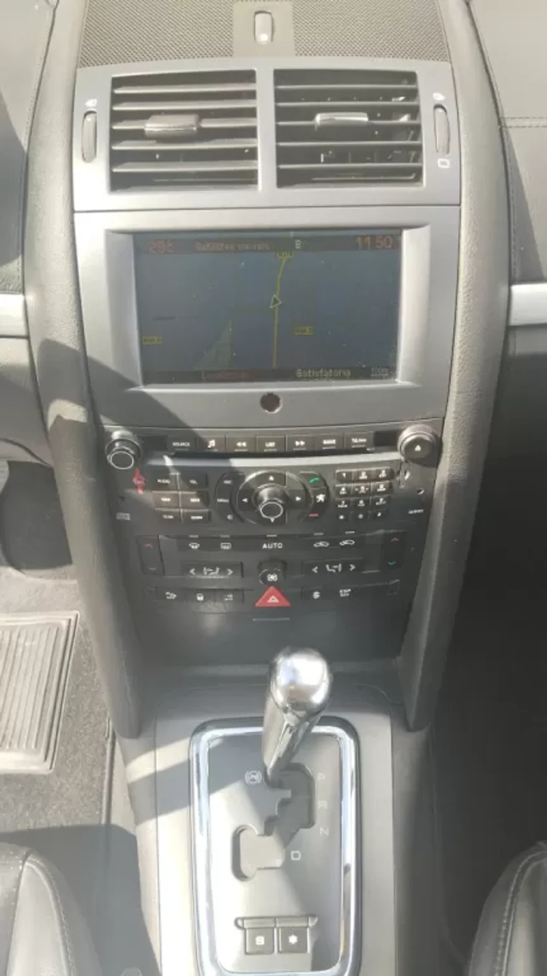 Peugeot 407 2006 - 8490 EUR, 244000 km - AUTO.MOTO.pt - 244000km - foto 10 de 12