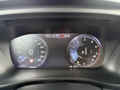 Volvo XC 40 2022 - 32600 EUR, 34626 km - AUTO.MOTO.pt - 34626km - foto 14 de 24
