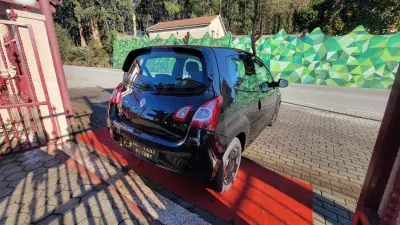 Renault Twingo 2014 - 4890 EUR, 112000 km - AUTO.MOTO.pt - 112000km - foto 19 de 20