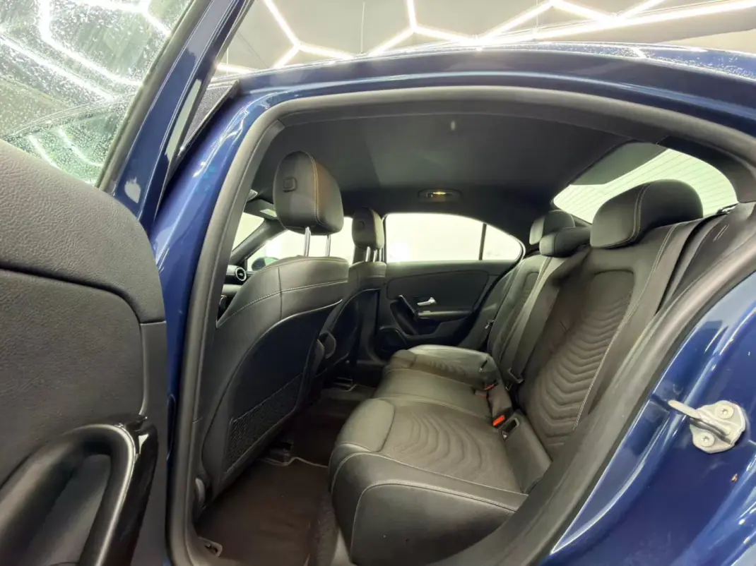 Mercedes-Benz A 180 Limousine 2020 - 19500 EUR, 136000 km - AUTO.MOTO.pt - 136000km - foto 9 de 20