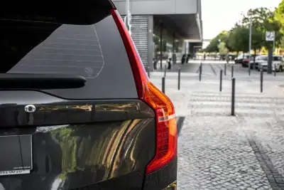 Volvo XC 90 2021 - 48990 EUR, 93199 km - AUTO.MOTO.pt - 93199km - foto 11 de 43