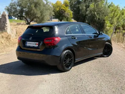 Mercedes-Benz A 180 2017 - 16500 EUR, 182000 km - AUTO.MOTO.pt - 182000km - foto 4 de 41