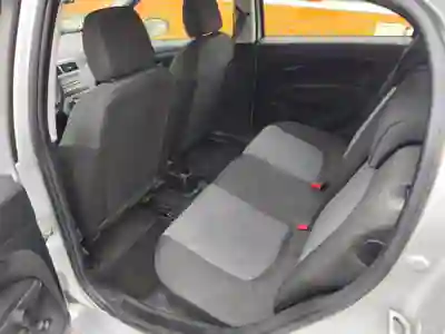 Fiat Grande Punto 2010 - 3950 EUR, 138000 km - AUTO.MOTO.pt - 138000km - foto 3 de 6