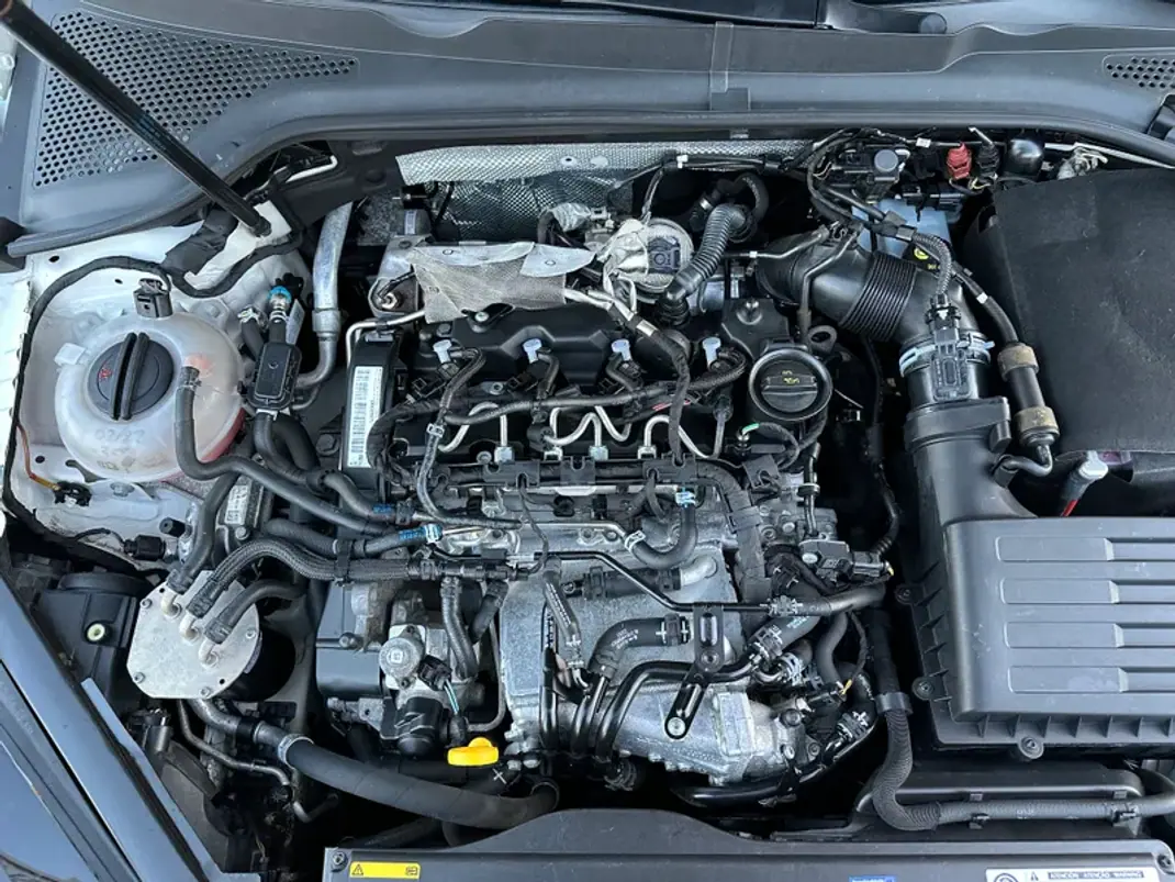 Volkswagen Golf Variant 2015 - 14000 EUR, 161500 km - AUTO.MOTO.pt - 161500km - foto 54 de 55