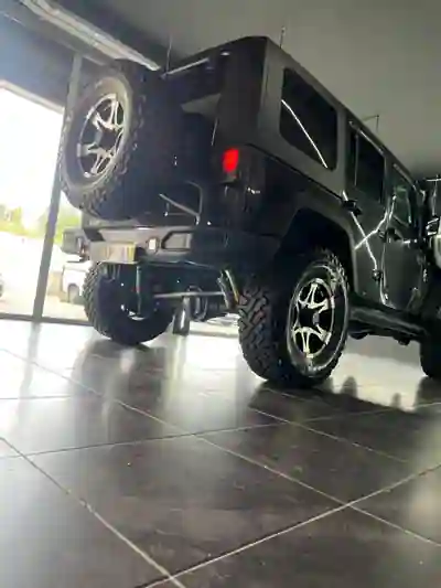 Jeep Wrangler Unlimited 2010 - 48500 EUR, 91300 km - AUTO.MOTO.pt - 91300km - foto 5 de 12