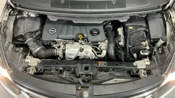 Opel Zafira 2019 - 9999 EUR, 270000 km - AUTO.MOTO.pt - 270000km - foto 13 de 15