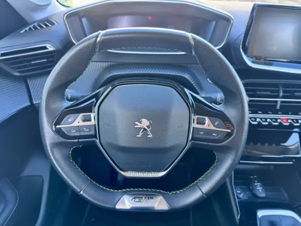 Peugeot 208 2020 - 16490 EUR, 128000 km - AUTO.MOTO.pt - 128000km - foto 18 de 20