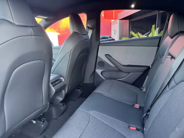 Tesla Model Y 2026 - 44900 EUR, 100 km - AUTO.MOTO.pt - 100km - foto 15 de 31