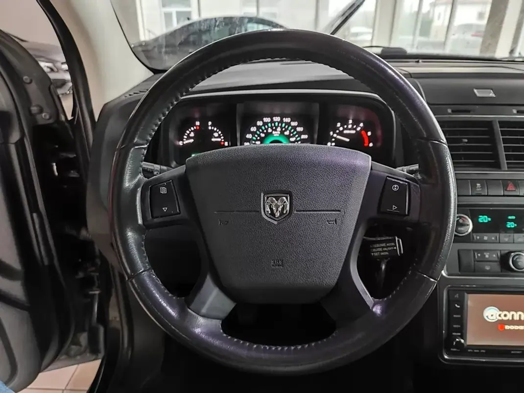 Dodge Journey 2010 - 11750 EUR, 113500 km - AUTO.MOTO.pt - 113500km - foto 27 de 36