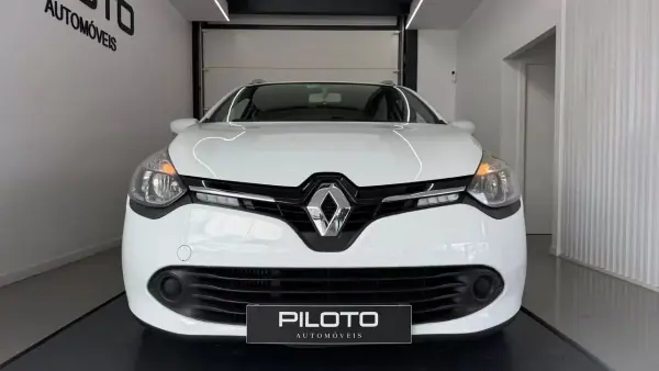 Renault Clio Sport Tourer 2013 - 9990 EUR, 167795 km - AUTO.MOTO.pt - 167795km - foto 4 de 26