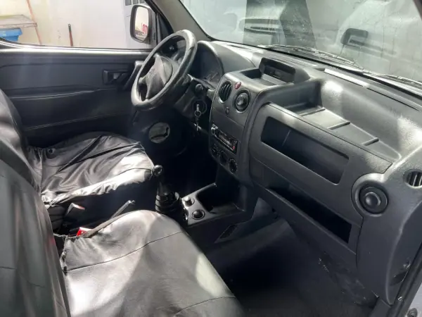 Citroën Berlingo 2003 - 2500 EUR, 375000 km - AUTO.MOTO.pt - 375000km - foto 8 de 13