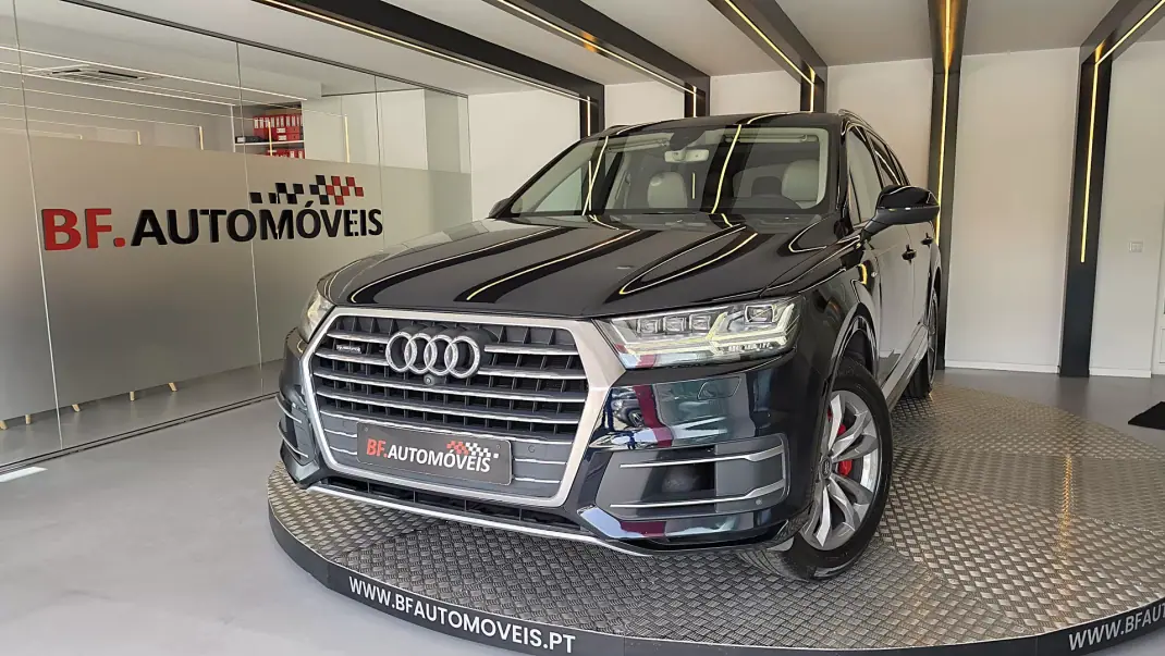 Audi Q7 2015 - 33900 EUR, 144656 km - AUTO.MOTO.pt - 144656km - foto 1 de 67