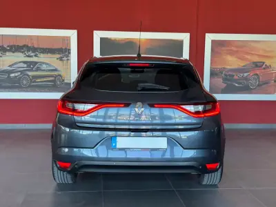 Renault Mégane 2016 - 12990 EUR, 137575 km - AUTO.MOTO.pt - 137575km - foto 10 de 20