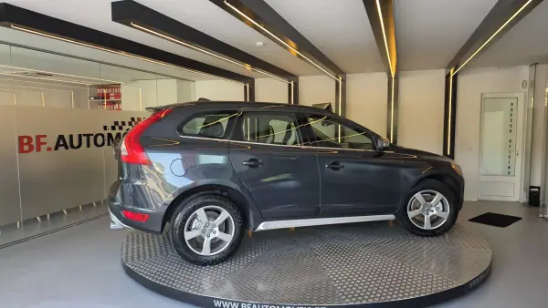 Volvo XC 60 2010 - 15900 EUR, 176365 km - AUTO.MOTO.pt - 176365km - foto 7 de 55