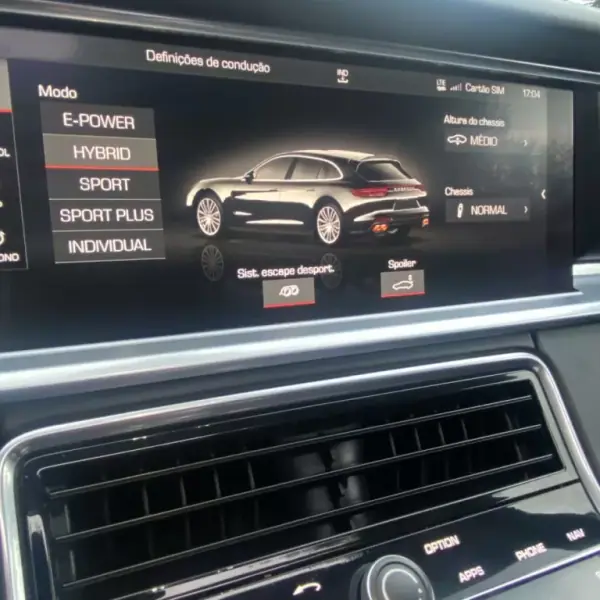 Porsche Panamera Sport Turismo 2019 - 69990 EUR, 210000 km - AUTO.MOTO.pt - 210000km - foto 42 de 50