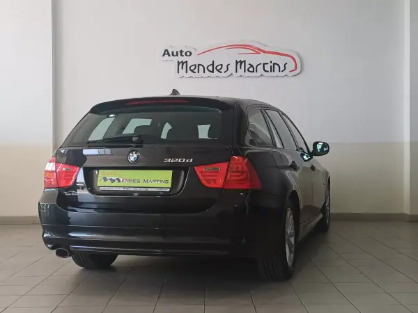 BMW 320 2010 - 12390 EUR, 171728 km - AUTO.MOTO.pt - 171728km - foto 3 de 12