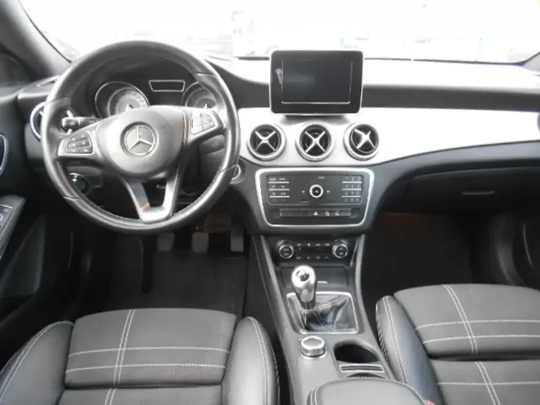Mercedes-Benz CLA 200 2016 - 21500 EUR, 214696 km - AUTO.MOTO.pt - 214696km - foto 8 de 11