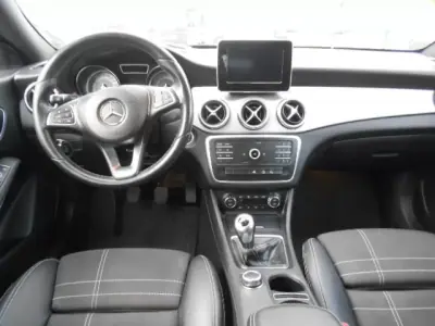 Mercedes-Benz CLA 200 2016 - 21500 EUR, 214696 km - AUTO.MOTO.pt - 214696km - foto 8 de 11