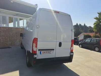 Peugeot Boxer 2.2 BlueHDI 335 L3H3 Pro 2021 - 17950 EUR, 127839 km - AUTO.MOTO.pt - 127839km - foto 2 de 13