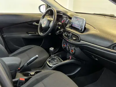 Fiat Tipo Station Wagon 2017 - 9490 EUR, 120000 km - AUTO.MOTO.pt - 120000km - foto 17 de 30