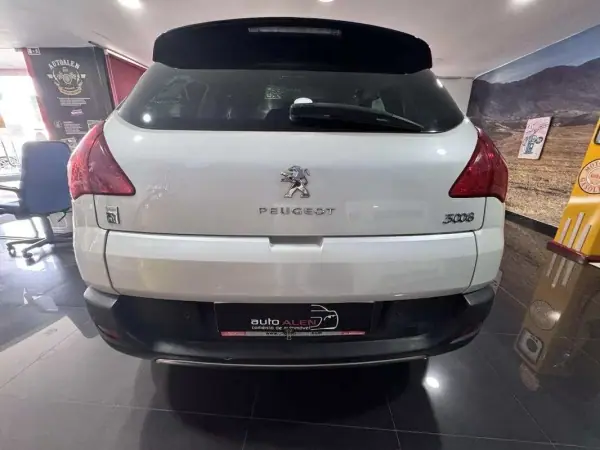 Peugeot 3008 2012 - 9250 EUR, 280000 km - AUTO.MOTO.pt - 280000km - foto 7 de 18