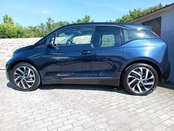 BMW i3 2019 - 24500 EUR, 75900 km - AUTO.MOTO.pt - 75900km - foto 3 de 16