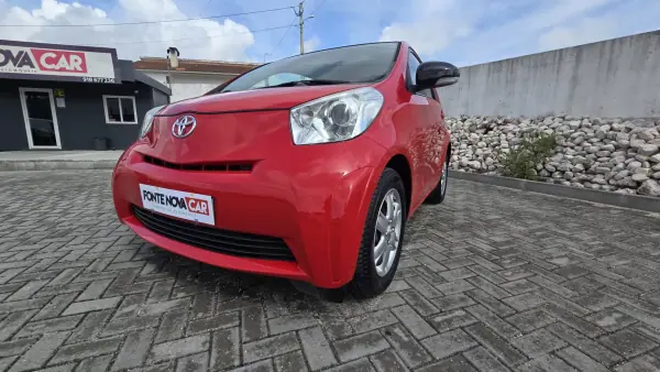 Toyota iQ 2009 - 7750 EUR, 122544 km - AUTO.MOTO.pt - 122544km - foto 6 de 20